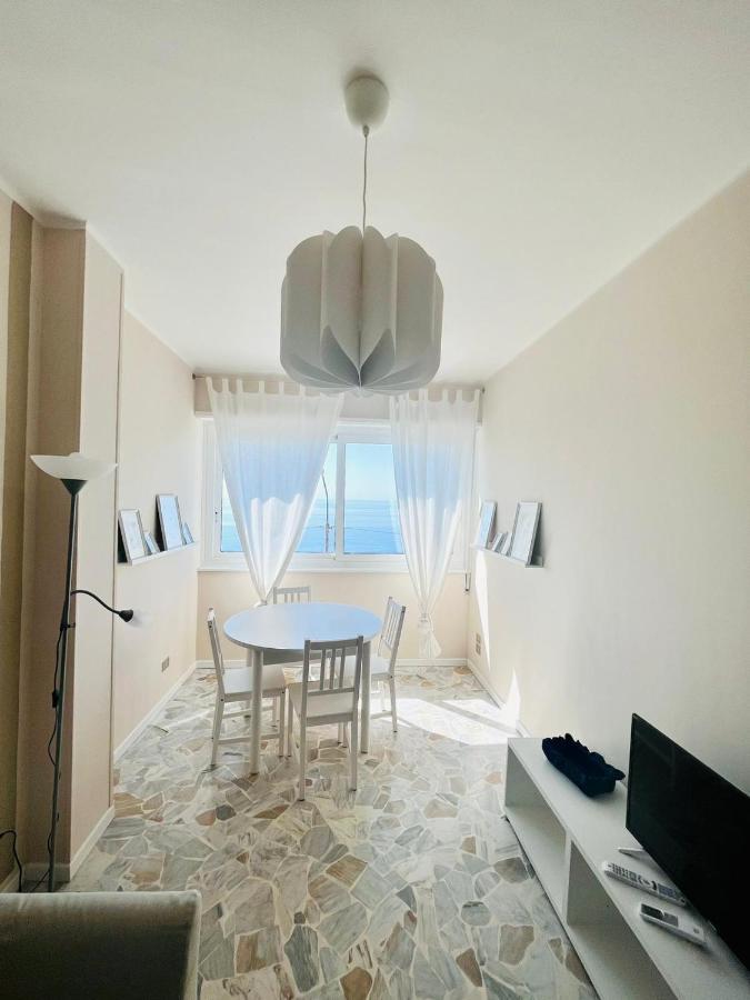 Suite Sunset 7 - Fronte Mare San Remo Buitenkant foto
