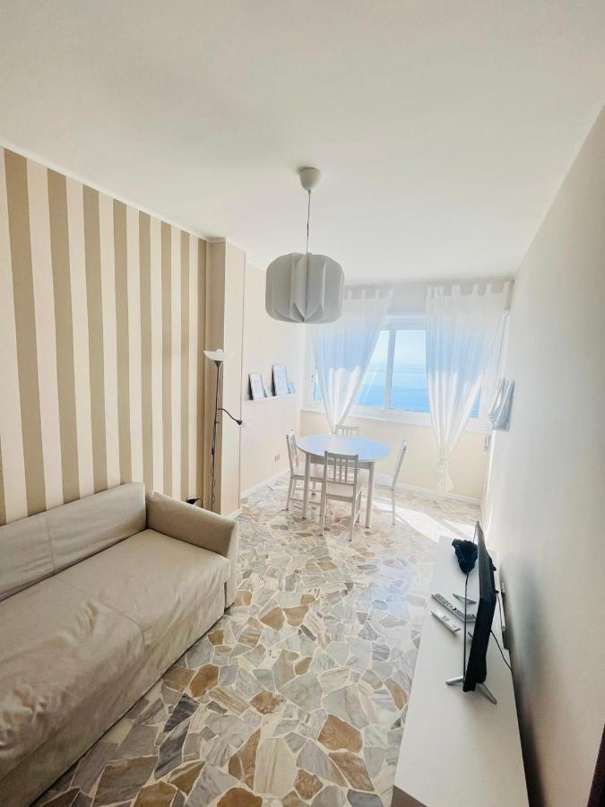 Suite Sunset 7 - Fronte Mare San Remo Buitenkant foto