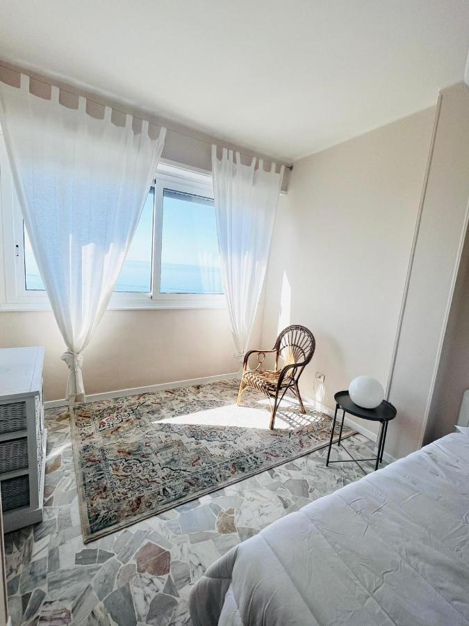 Suite Sunset 7 - Fronte Mare San Remo Buitenkant foto